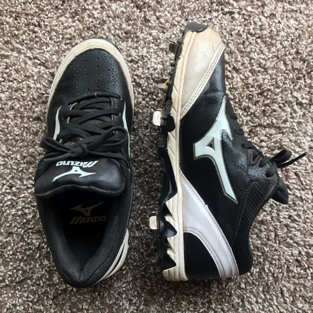 Mizuno 9 spike metal softball cleats